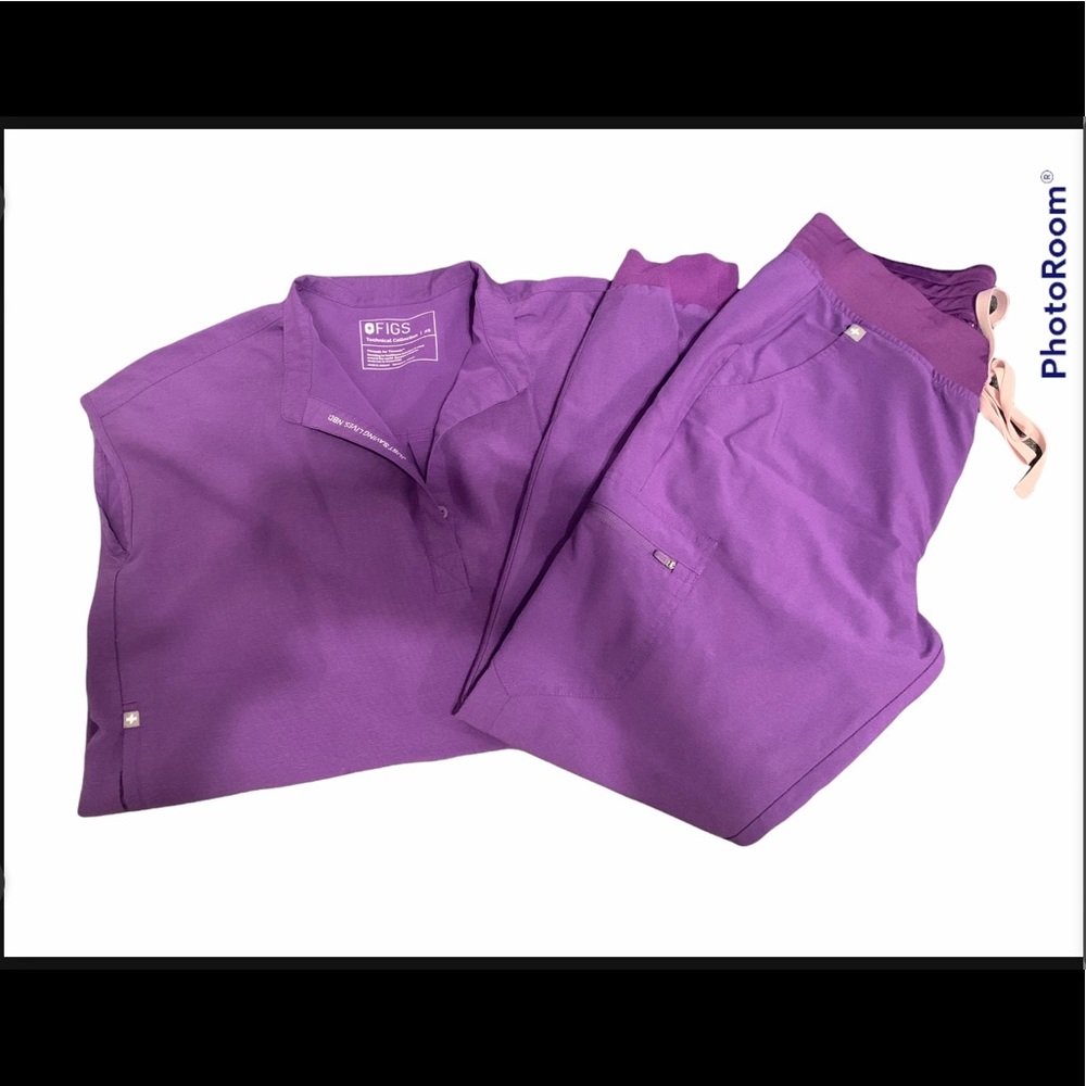 FIGS UltraViolet Scrub Set